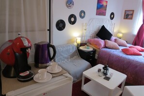 1 chambre, fer et planche à repasser, accès au Wi-Fi (inclus)