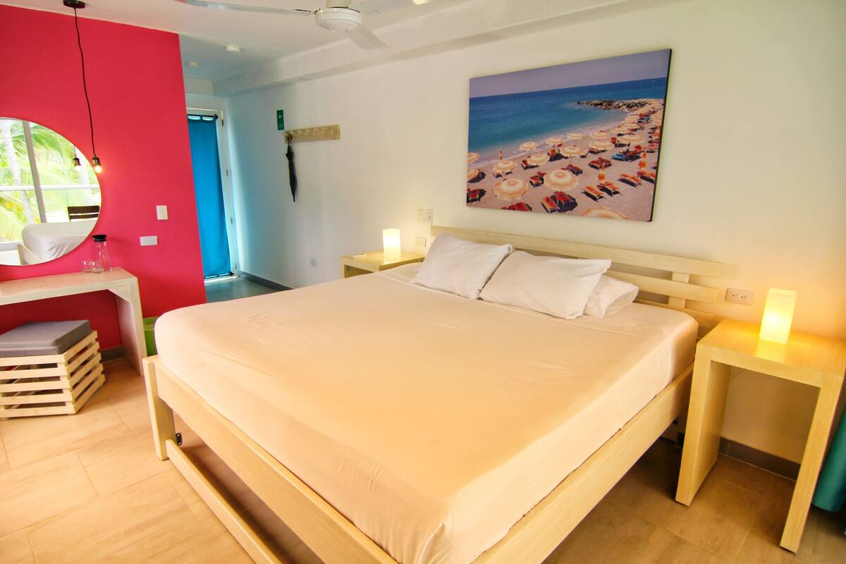 Standard Room, 1 King Bed, Non Smoking, Garden View