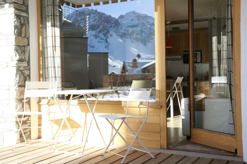 RARE in Tignes condo with terrace and garden !!! glacier views