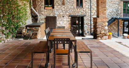 Histórica Eco Villa en el corazón de los Pirineos con piscina privada