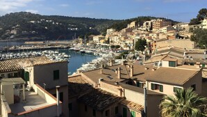 Marina - Sea front apartment with spectacular views over the harbor (AC, WIFI and SAT TV) (Puerto de Soller)