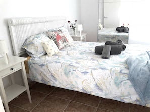 2 chambres, fer et planche Ă repasser, Wi-Fi gratuit, draps fournis