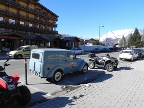 المنطقة المحيطة بالمنشأة