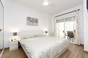 1 bedroom, iron/ironing board, travel cot, free WiFi - Ronda 3 with a big a sunny terrace. (Fuengirola)