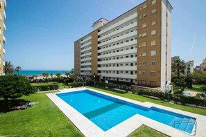 Pool - Ronda 3 with a big a sunny terrace. (Fuengirola)