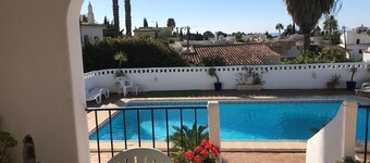 Villa familiale. Grande piscine individuelle, 3 chambres, 2 salles de bains, vue sur la mer
