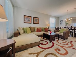 Een smart-tv, videogames, een dvd-speler en tafelvoetbal