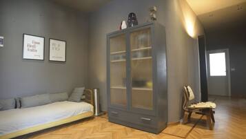 2 camere, ferro/asse da stiro, culla da viaggio, Wi-Fi gratuito