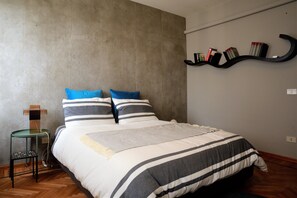 2 bedrooms, iron/ironing board, travel cot, free WiFi