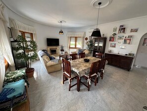 Smart TV, DVD player, table tennis, books