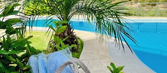 Incredibile villa moderna indipendente con piscina, WiFi gratuito | 2020 prenotazioni ora disponibili