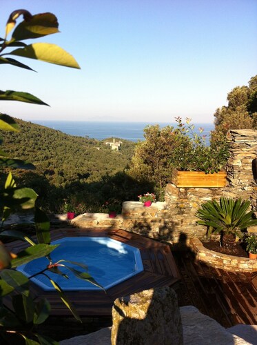 Peaceful house that can accommodate 2 or 4persons