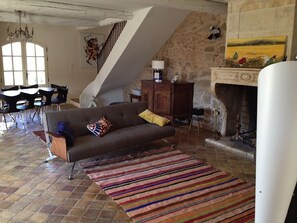 TV, fireplace, DVD player, ping pong