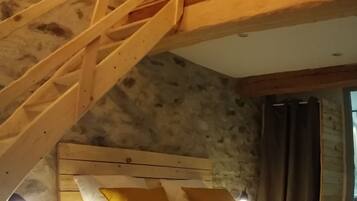 2 quartos, ferros/tábuas de passar roupa