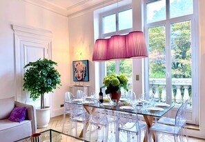 Dining - Gaîté Paris, 5 Br / 3 Ba, 10 ppl, 170 m² (Paris)