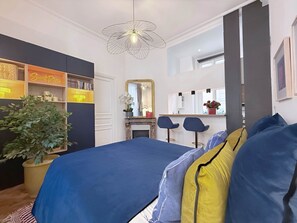 Spa - Gaîté Paris, 5 Br / 3 Ba, 10 ppl, 170 m² (Paris)