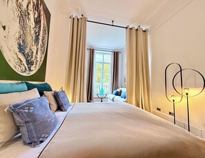 5 bedrooms, in-room safe, iron/ironing board, travel cot