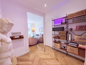 Unclassified image, 2 of 49, button - Gaîté Paris, 5 Br / 3 Ba, 10 ppl, 170 m² (Paris)