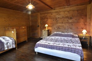 4 bedrooms, iron/ironing board, WiFi - Old Savoyard chalet renovated comfortable (See our Video Presentation) (Abondance)