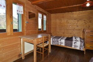 4 chambres, fer et planche à repasser, Wi-Fi