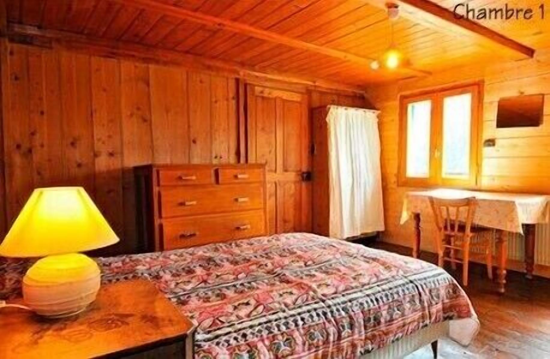 6 dormitoris, planxa i posts de planxar i wifi 