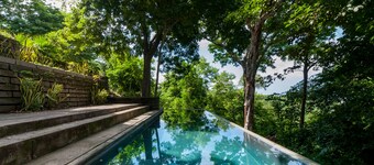 Cozy, ocean view villa set in the jungle canopy in SJDS