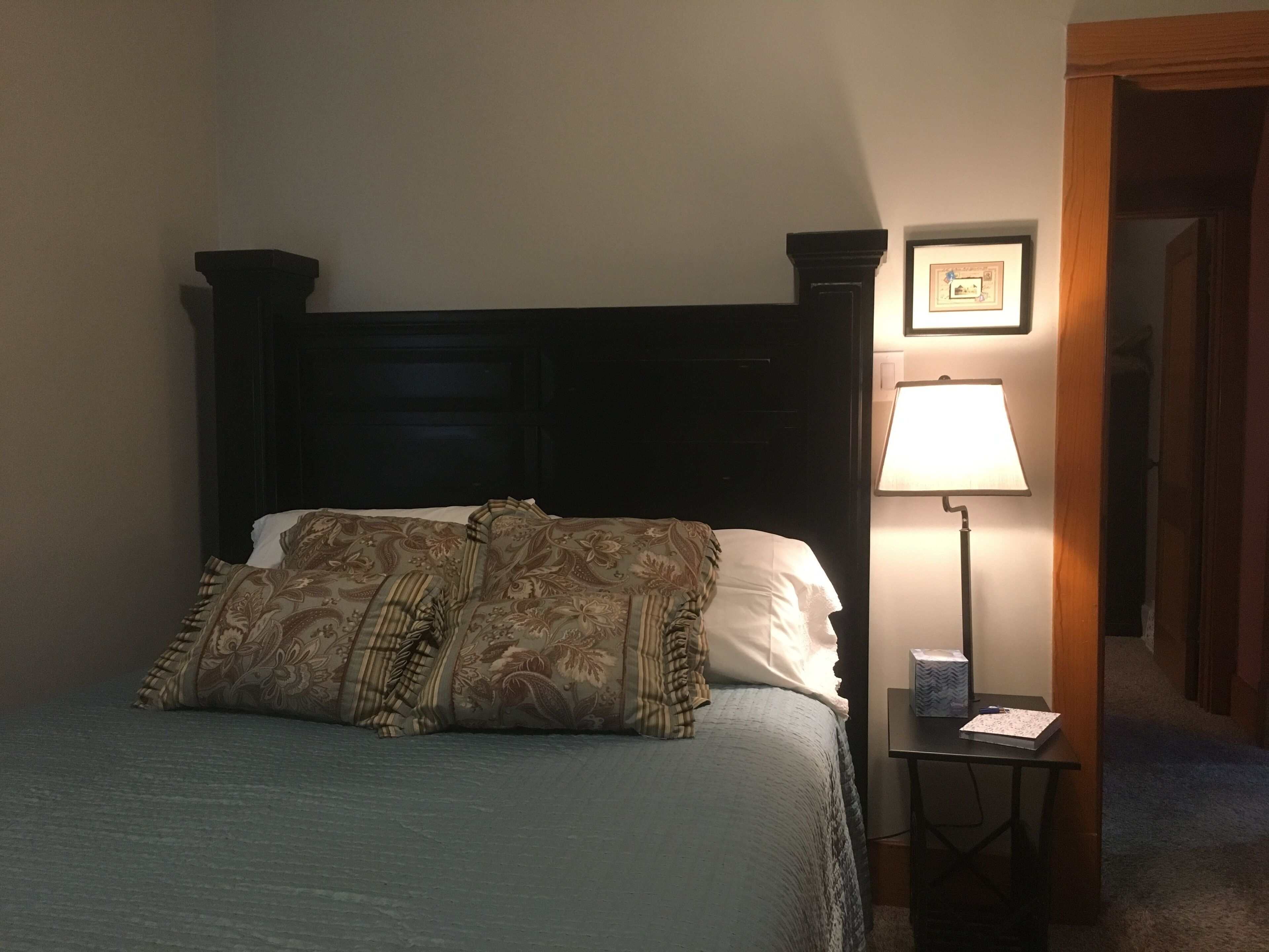 5 bedrooms, desk, iron/ironing board, travel cot