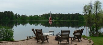 Lake Hayward.  Privat innsjøfront innen gangavstand til sentrum av Hayward