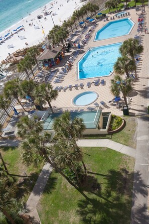 屋外プール、温水プール