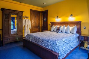 2 bedrooms, premium bedding, memory-foam beds, WiFi