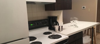 Praktische 1 Schlafzimmer neben KSU & Aggieville!