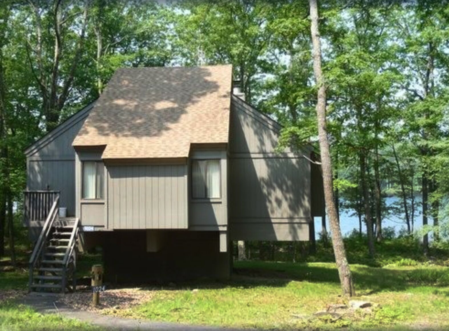 Charming Poconos cottage