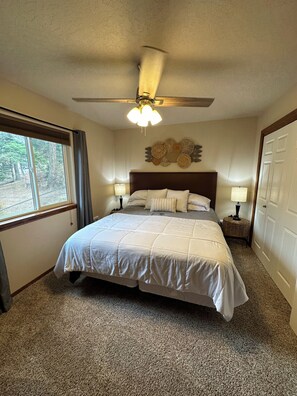 2 bedrooms, desk, iron/ironing board, free WiFi