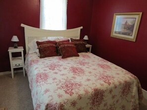 3 slaapkamers, een strijkplank/strijkijzer, gratis wifi, beddengoed