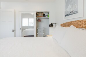 6 soverom, strykejern/-brett, reiseseng for barn og wi-fi (inkludert)