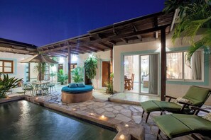 Pool - 1 block to Malecón · Historic home · Private  pool (La Paz)