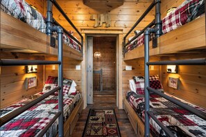 3 chambres, bureau, fer et planche à repasser, Wi-Fi gratuit