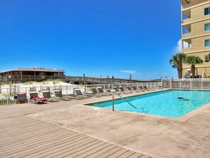 A heated pool - Beautiful Gulf Shores AL Beachfront Condo for Rent! Sleeps 4 (Gulf Shores)
