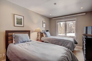 3 bedrooms, free WiFi, bed sheets