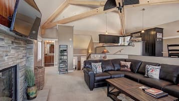 Fireplace, DVD player, stereo