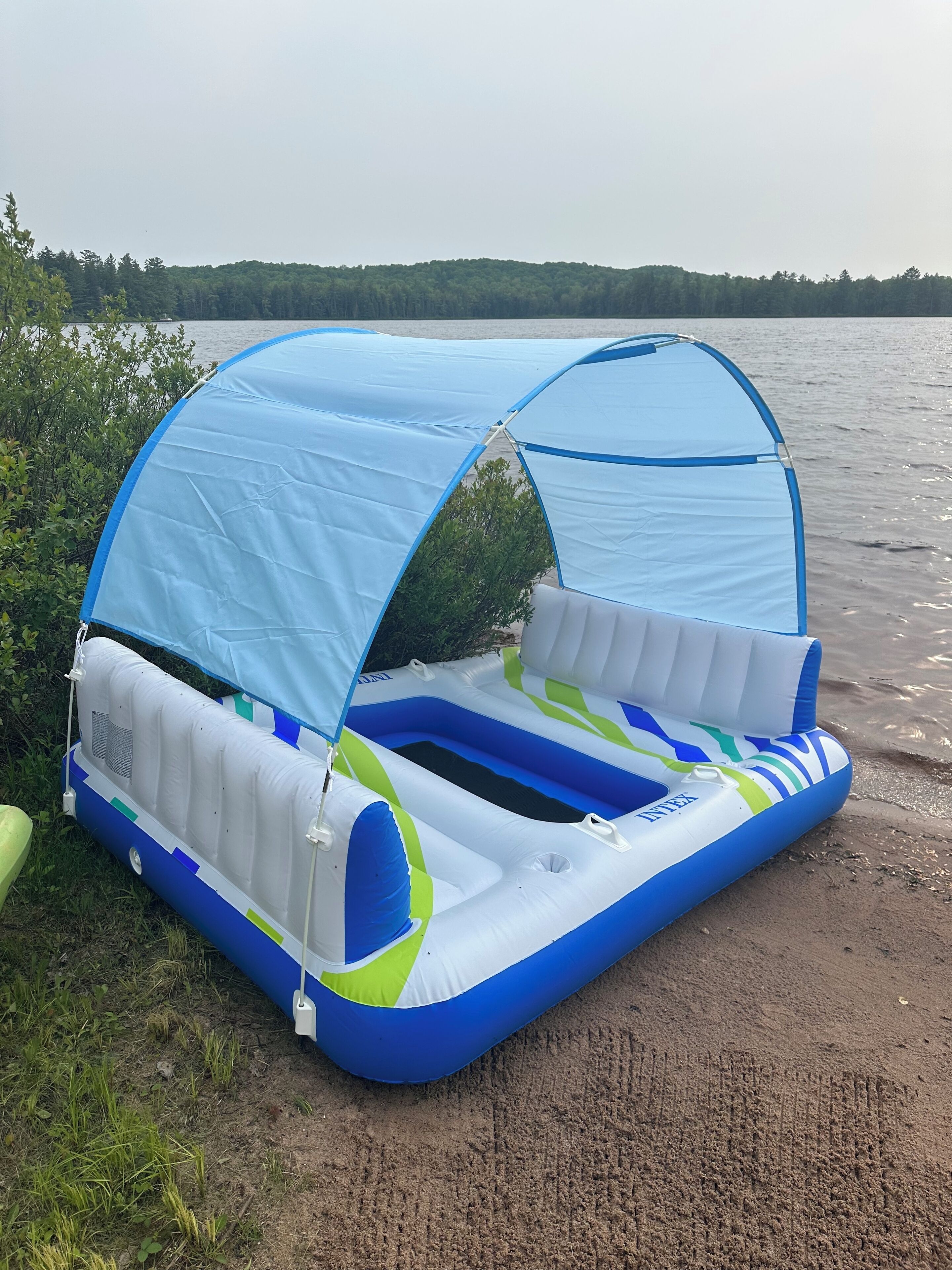 Plage, chaises longues