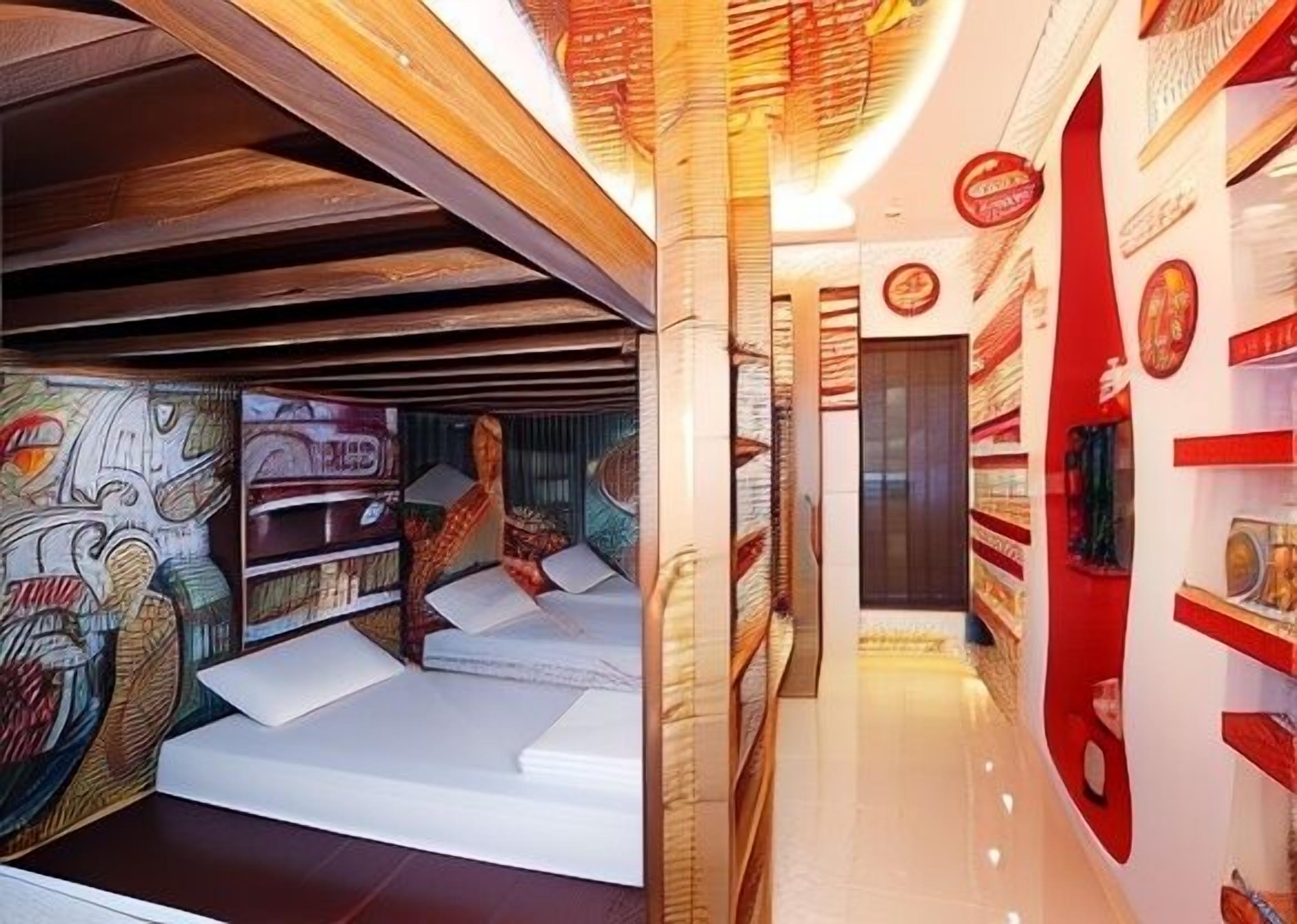 デスク、WiFi (無料)、ベッドシーツ