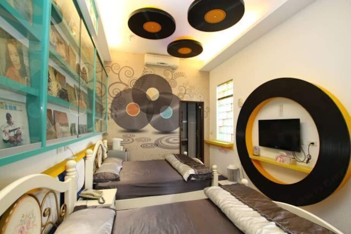 책상, 무료 WiFi, 침대 시트