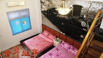 Habitación familiar, varias camas, para no fumadores | Escritorio, wifi gratis y ropa de cama