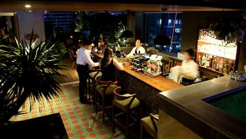 Pool views, serves lunch, dinner, and happy hour