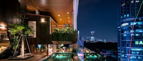 Außenpool, Liegestühle