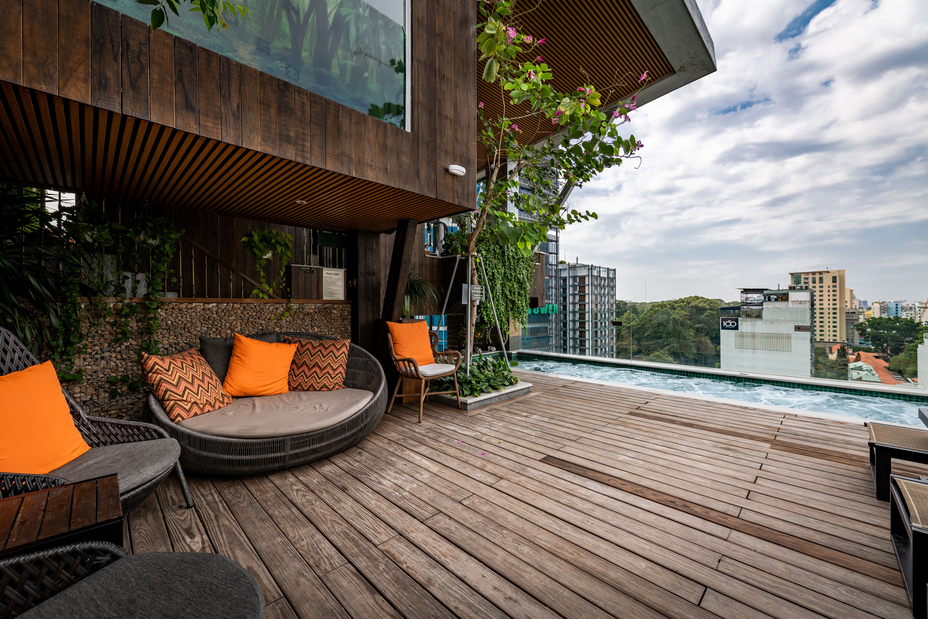 Outdoor pool, sun loungers
