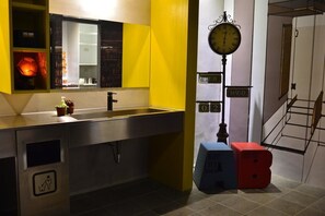 Free toiletries, hair dryer, slippers - Justwalk Hostel (Hualien City)