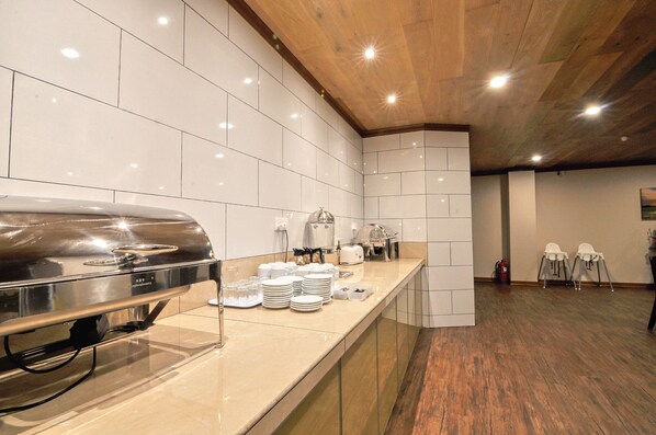 Daily buffet breakfast (MYR 30 per person)