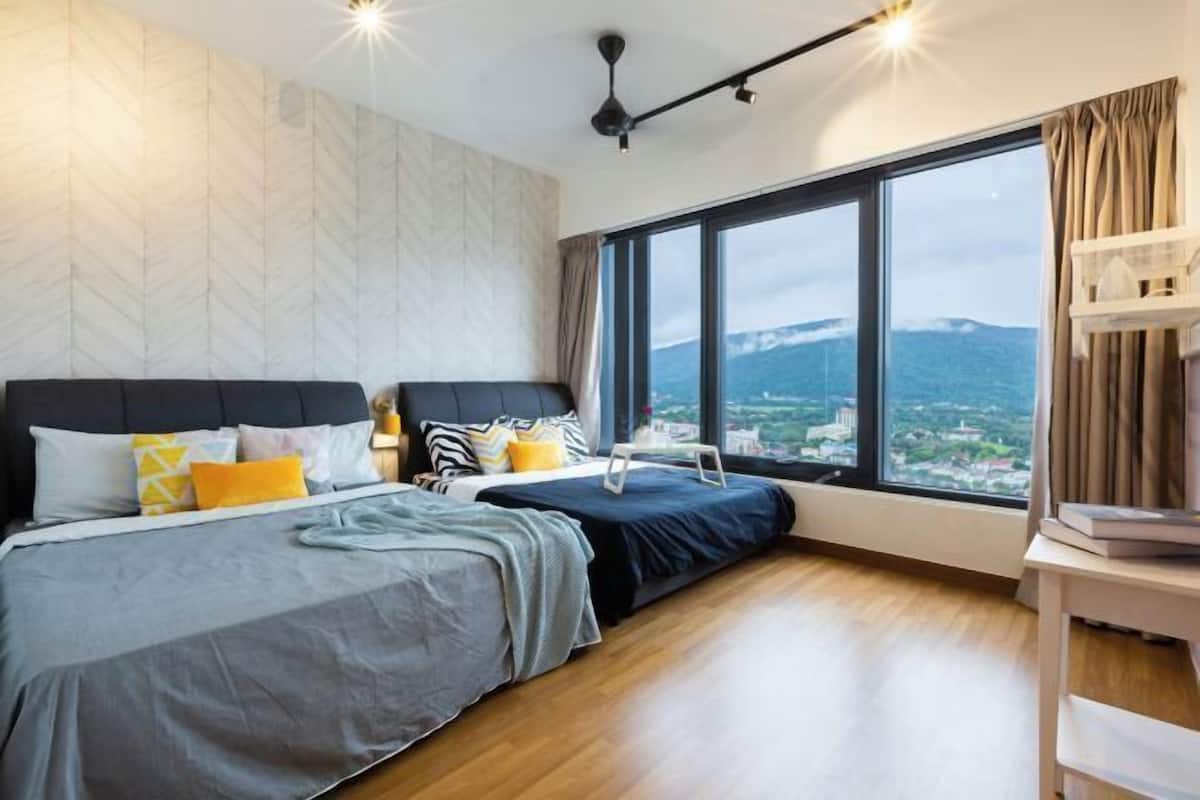 1 bedroom, individually decorated, individually furnished